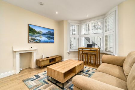 2 bedroom flat to rent - Photo 4