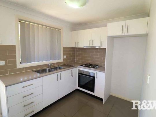 GRANNY FLAT WITH OWN ACCESS - Photo 1