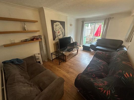 3 bedroom semi-detached house to rent - Photo 1