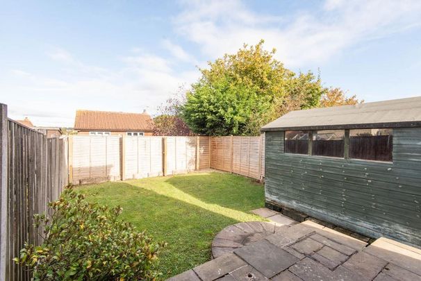 2 bedroom end of terrace house to rent - Photo 1