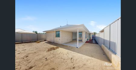 DECEPTIVELY SPACIOUS DUAL KEY PROPERTY - Photo 4