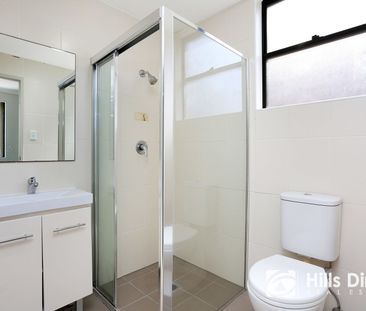 Stylish Ground Floor Apartment in a Convenient Location - Photo 4