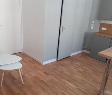 Location Appartement 1 pièce 19m² - Photo 2