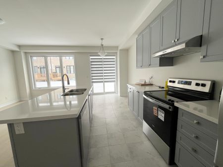 For Lease - 5 Harvey Bunker Crescent, Markham, Ontario - Photo 4