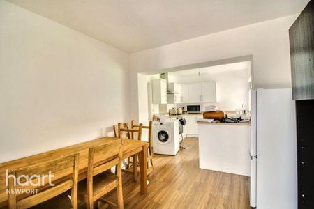 4 bedroom detached house to rent - Photo 5