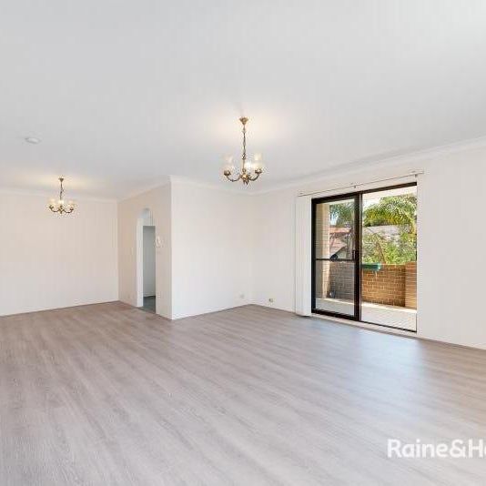 RENOVATED TWO BEDROOM TWO BATHROOM APARTMENT IN HEART OF KENSINGTON - Photo 1