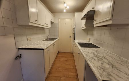 2 Bed Flat, The Mount, M7 - Photo 5