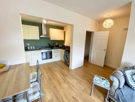 Station Road, Wigston, LE18 - Photo 2