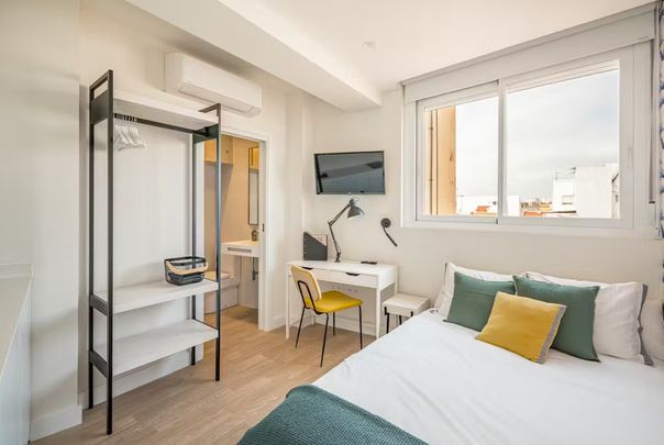 Calle San Juan, Málaga, Andalusia 29005 - Photo 1