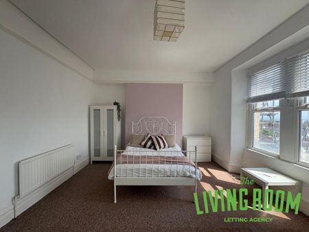 1 bedroom in a house share to rent - Photo 3