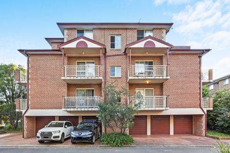 2 Bedroom Unit with Lock up Garage in a Small Complex - Photo 3