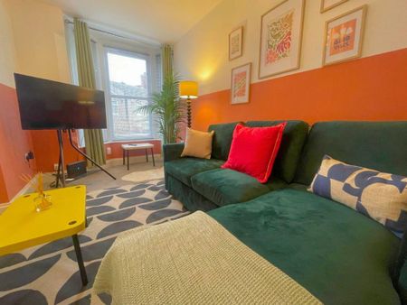 3 bedroom terraced house to rent - Photo 2