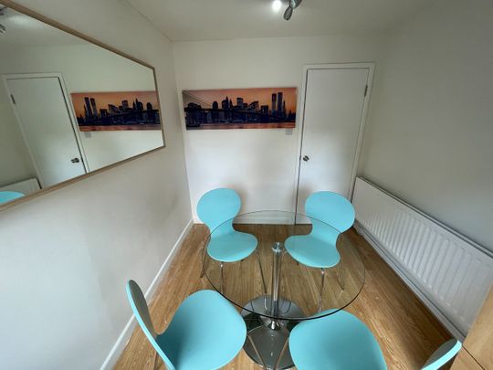 Room in a Shared House, Blomfield Court, SW11 - Photo 1