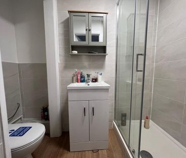 3 bedroom ground floor flat to rent - Photo 6