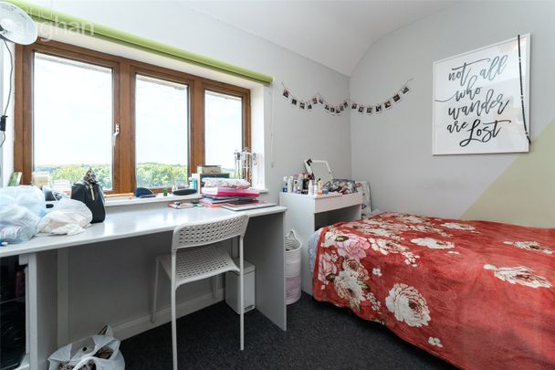 6 bedroom house to rent - Photo 1