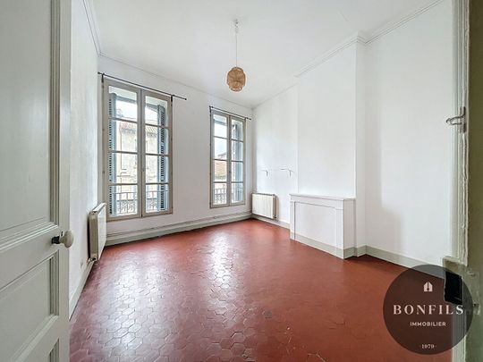 A LOUER AVIGNON INTRAMUROS ( 84 000 ) : charmant et spacieux appartement 3 pièces !, - Photo 1