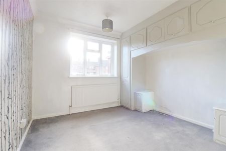 2 Bedroom Flat / Apartment to let - Photo 3