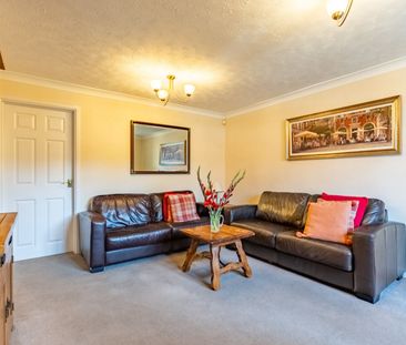 Available unfurnished from 17/04/2026 - Photo 1