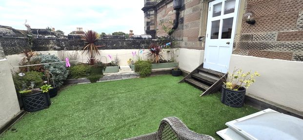 2 bedroom apartment to let - Photo 1