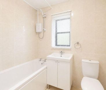 2 bedroom maisonette to rent - Photo 3