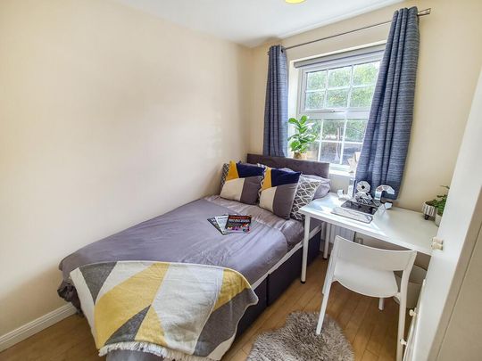 5 bedroom semi-detached house to rent - Photo 1