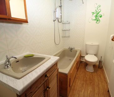 2 bedroom terraced house to rent - Photo 6