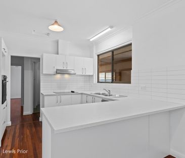 Located in Sought After Suburb - Neat & Tidy Family Home - Photo 4