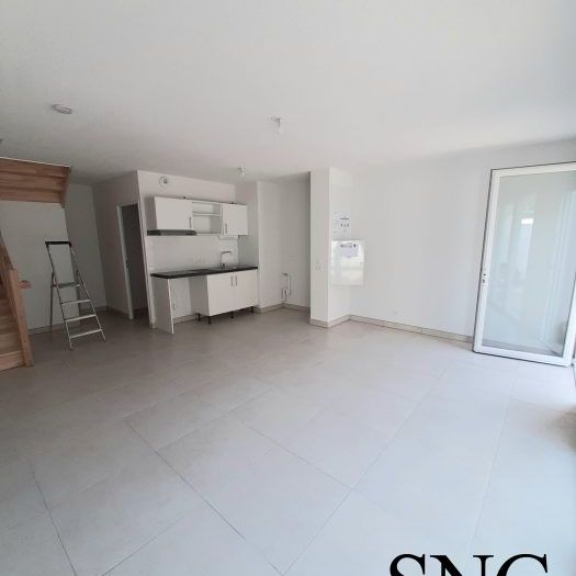 T3 AVEC TERRASSE, JARDIN ET PARKING - Photo 1