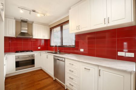 Spacious and Bright 3-Bedroom Home in Epping - Photo 5