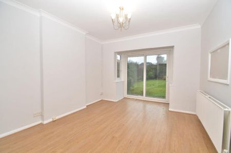 3 bedroom detached house to rent - Photo 2
