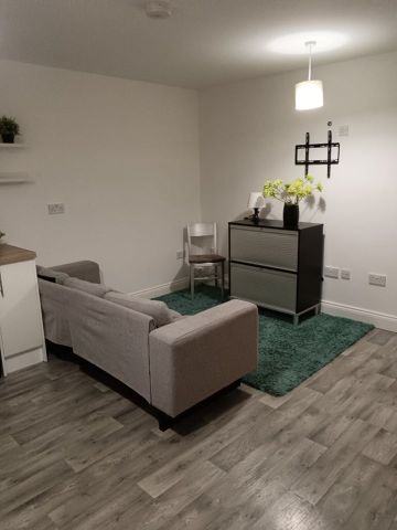 1 Bed Flat, Bensham Manor Road, CR7 - Photo 3