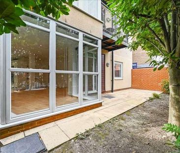 Merton Road, London, SW19 - Photo 1