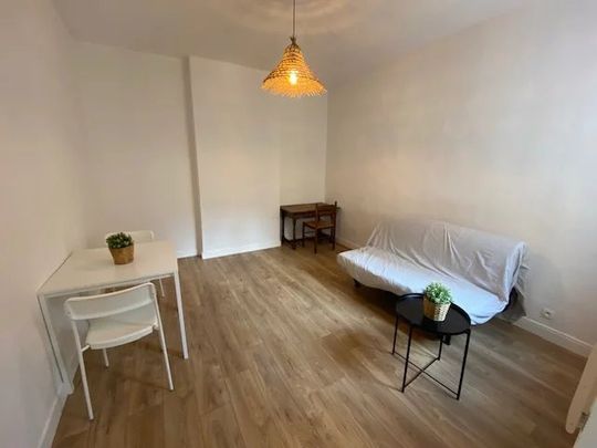 Location Appartement 2 pièces 29m² MARSEILLE 5ème - Photo 1
