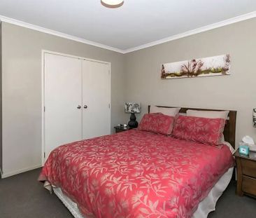 3BR Townhouse in Frankton close to shops & schools - Photo 4