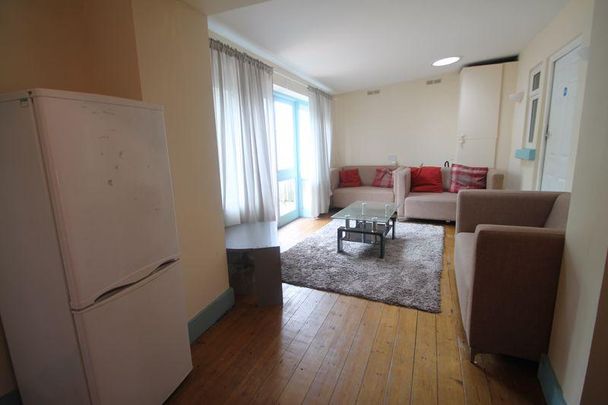 6 bedroom semi-detached house to rent - Photo 1