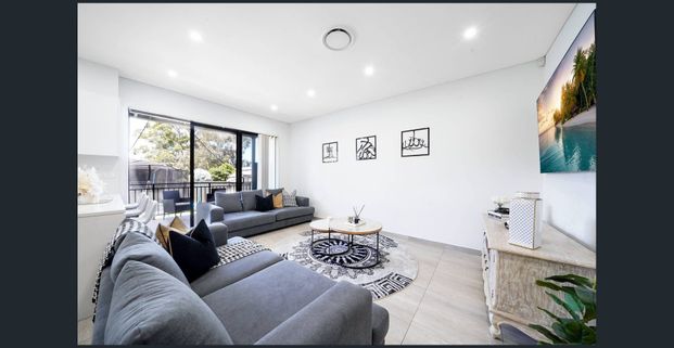 Spacious & Modern 4 Bedroom Duplex – Perfect Family Living - Photo 1