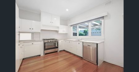 Classic & Well-Maintained Family Home - Photo 4