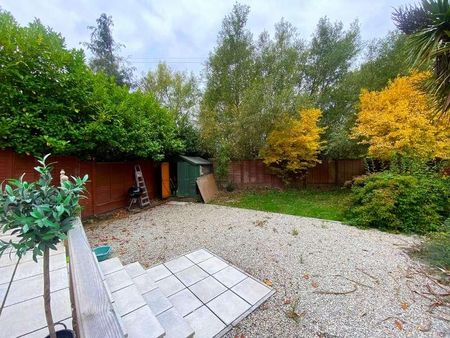 Shortwood Avenue, Staines-upon-thames, Surrey, TW18 - Photo 3