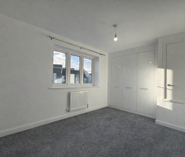 2 bedroom end of terrace house to rent - Photo 3