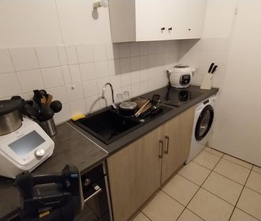 Location Appartement 2 pièces 46m² HENIN BEAUMONT 62110 - Photo 4