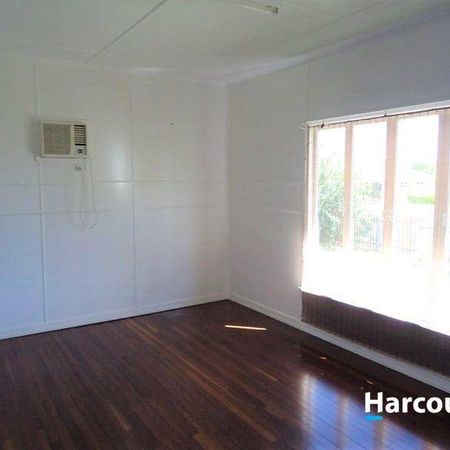 Beautiful Family Home, Room To Move - Photo 3