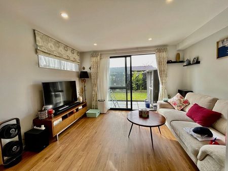 Beautiful 3 Bedroom house in Henderson - Photo 3