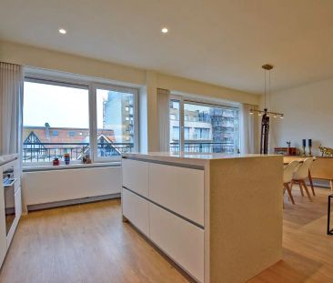 Gerenoveerd en gemeubeld 2-slaapkamerappartement gelegen in de wink... - Photo 3