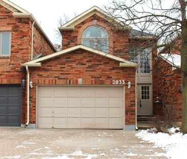 For Lease - 2033 Lumberman Lane, Oakville, Ontario - Photo 1