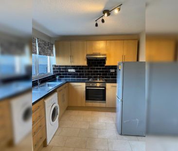 2 bedroom end of terrace house to rent - Photo 2