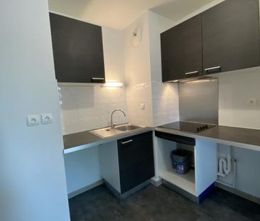 Location Appartement 3 pièces 60m² BRUGES 33520 - Photo 2