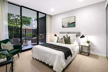Modern Apartment with Stunning Views in the Heart of Eastgardens - Photo 4
