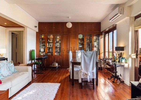 2 Bedroom Apartment with balcony, Belém, Lisboa