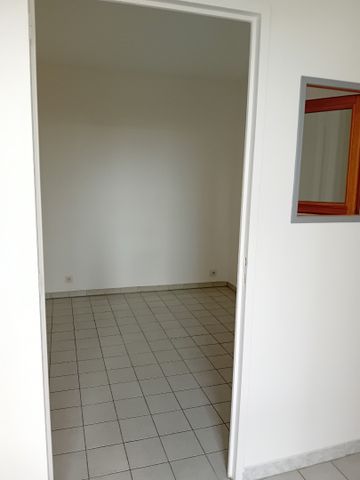 Location Appartement 2 pièces 41m² VALENCIENNES 59300 - Photo 5