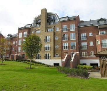 2 Bed Flat, Iliffe Close, RG1 - Photo 1